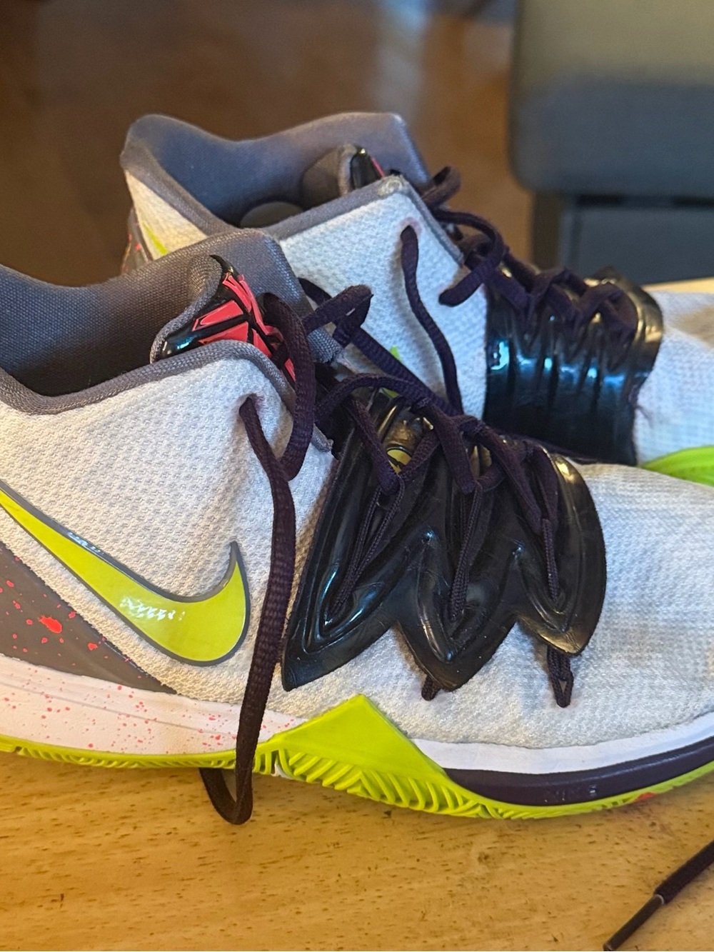 Nike boys White, Volt & Purple Basketball Shoes size 6